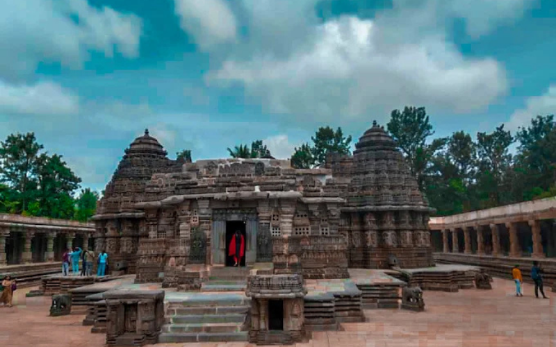 About somnathpur devi temple